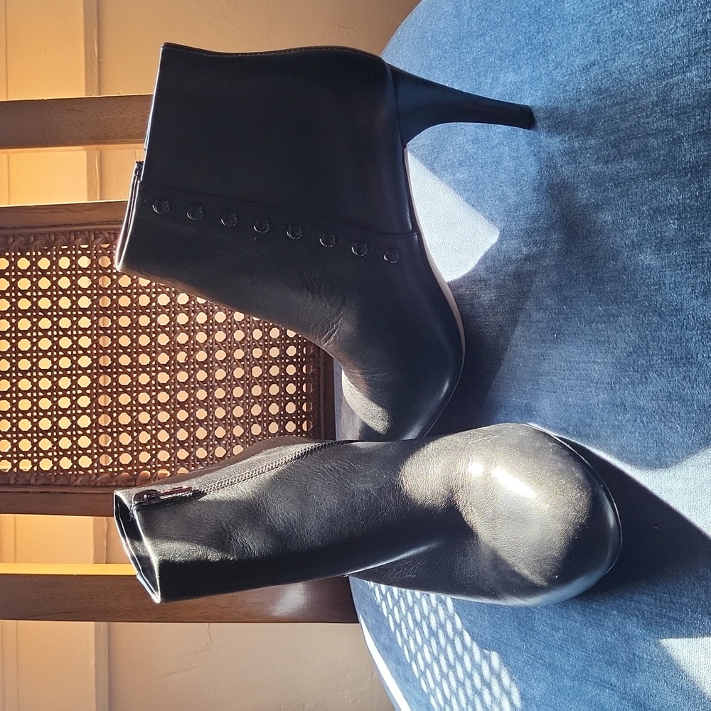 Coach Hickory black leather ankle boots - EUC